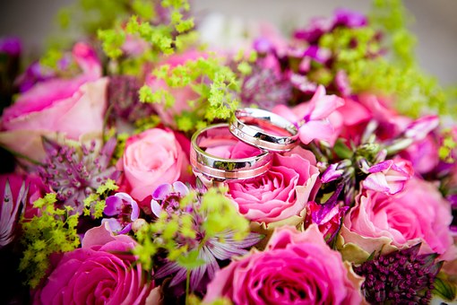 Kwiaty na ślub i wesele - jak wybrać dobrą kwiaciarnię?